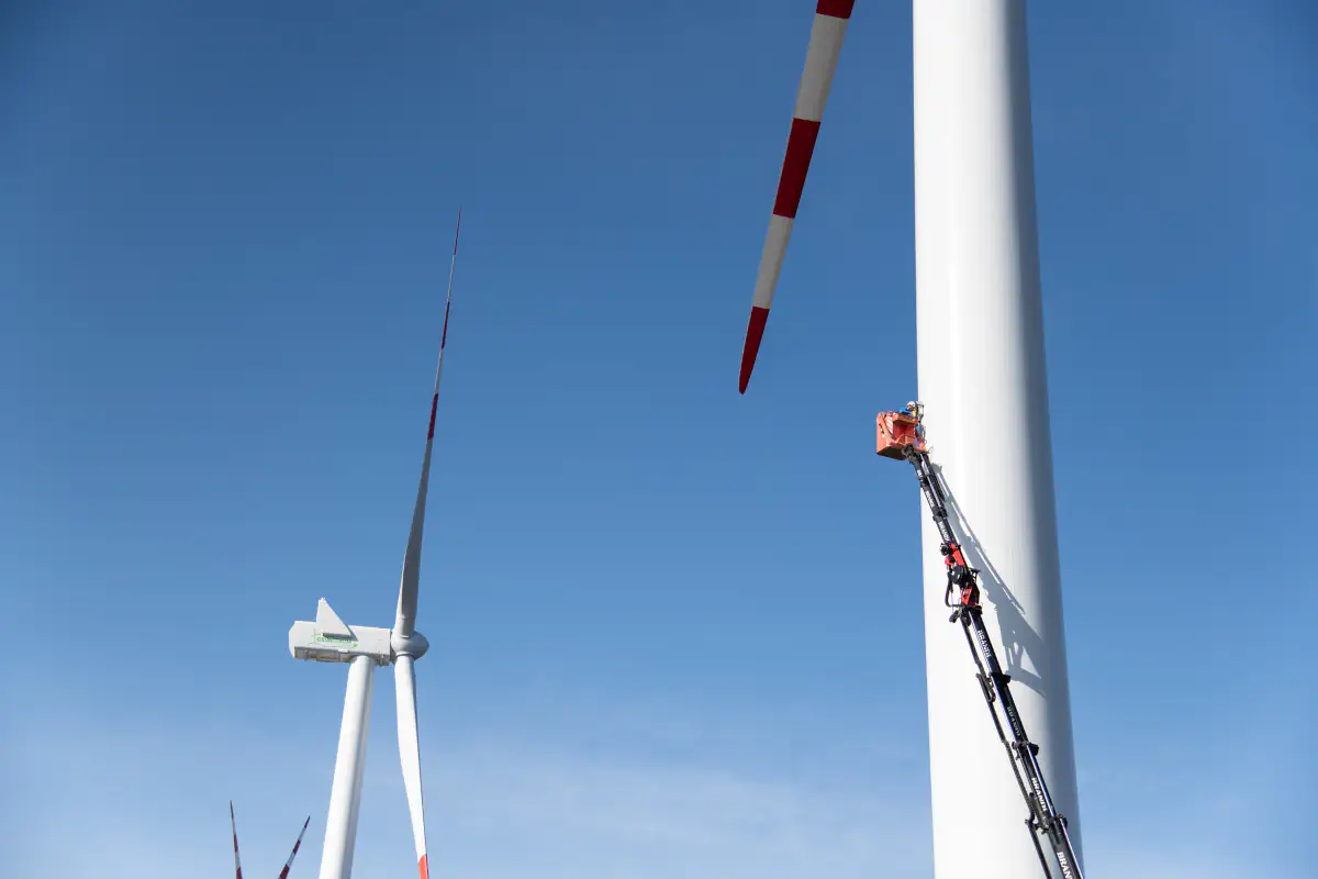Brandl Transport-Logistik GmbH - Montage Messeinrichtung am Silbersberg