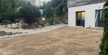 Vorbereitung Außenanlagen - Erdbau von Brandl Transport-Logistik GmbH